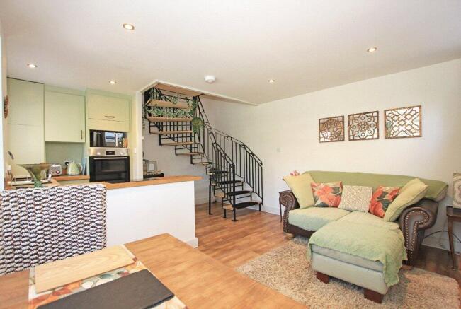 1 bed Town House for sale Image 4