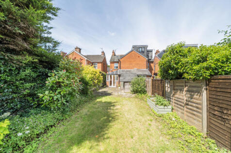 Kingsland Road, Alton, Hampshire, GU34
