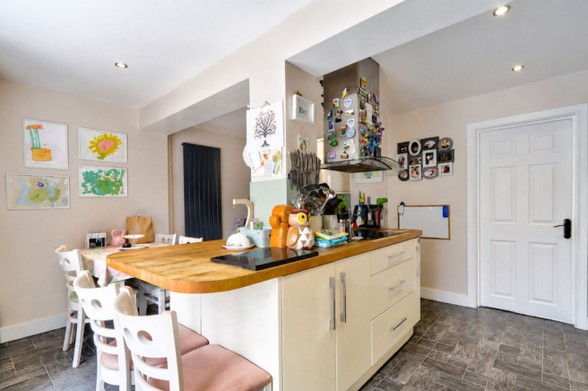 3 bed Semi-Detached for sale Image 7