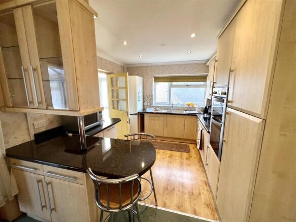 DINING ROOM/KITCHEN