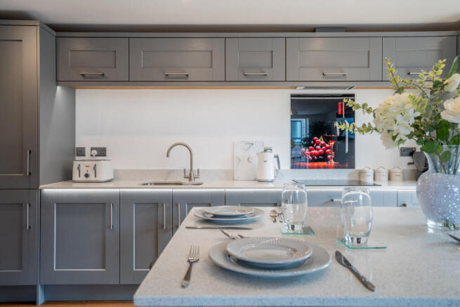 2 bed Apartment to rent Image 10