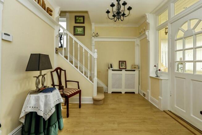 4 bed Semi-Detached for sale Image 6