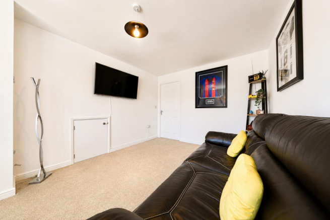 2 bed Semi-Detached for sale Image 2