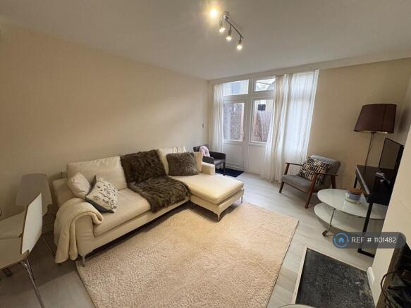 Garden Access Open Plan Lounge & Dining