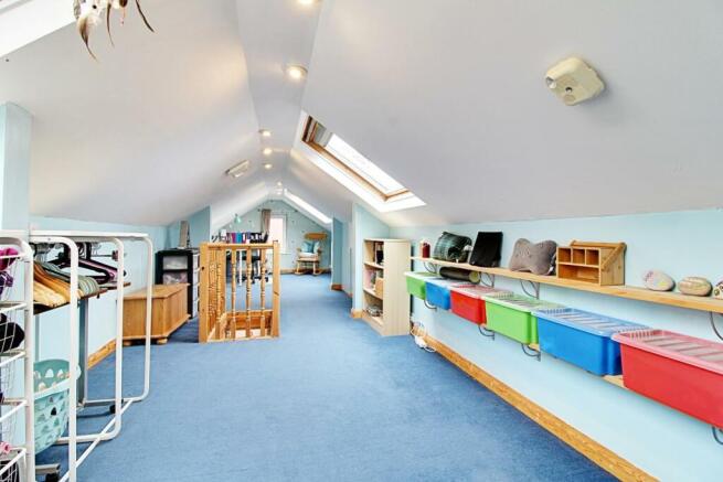 Loft Room (4).jpg