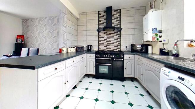 10-Bradley-Road-Kitchen.jpg