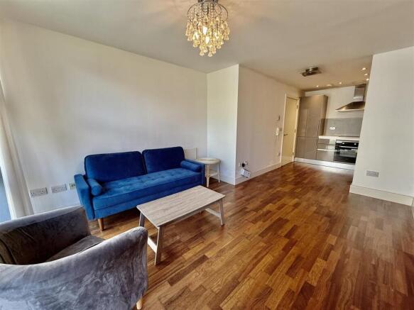 LOUNGE/KITCHEN