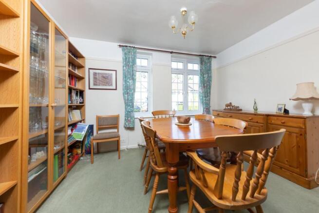 7 Rowan Crescent-14.jpg