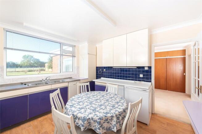 Kitchen/Breakfast Rm