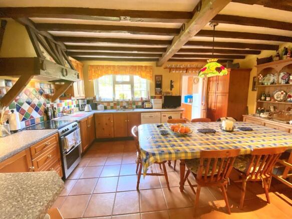  Boundary Cottages, Bovingdon, HP3 photo 4