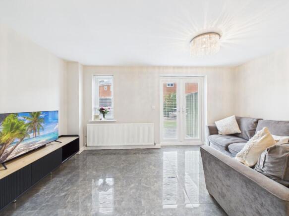 4 bed Town House for sale Image 5