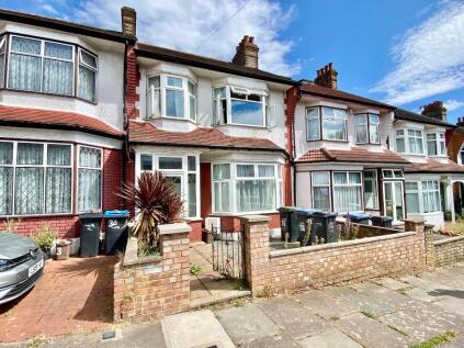 Belmont Avenue, Palmers Green, N13