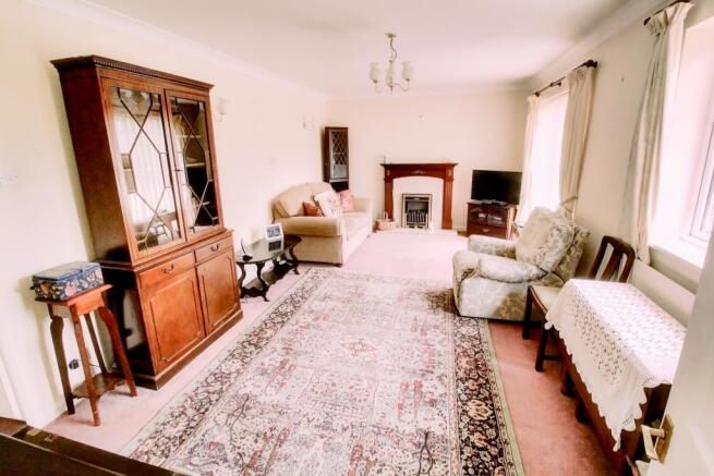 6. Lounge