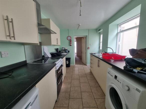 KITCHEN.jpg