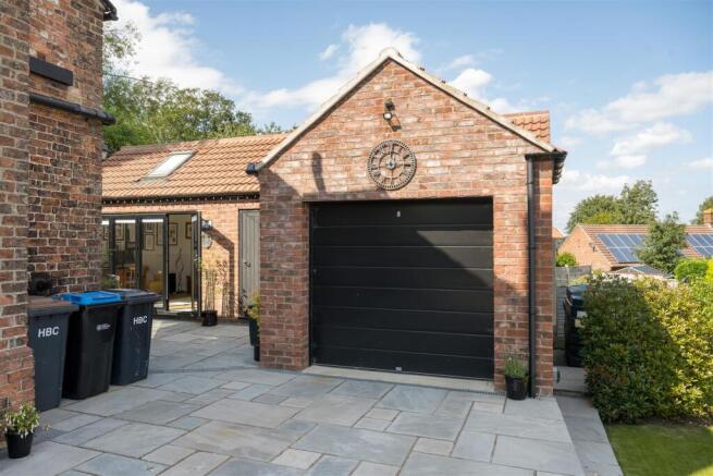 3 bed Detached for sale Image 11