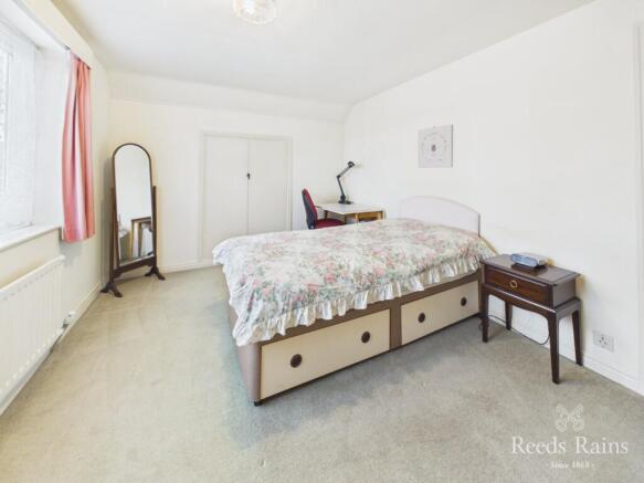 4 bed Bungalow for sale Image 7