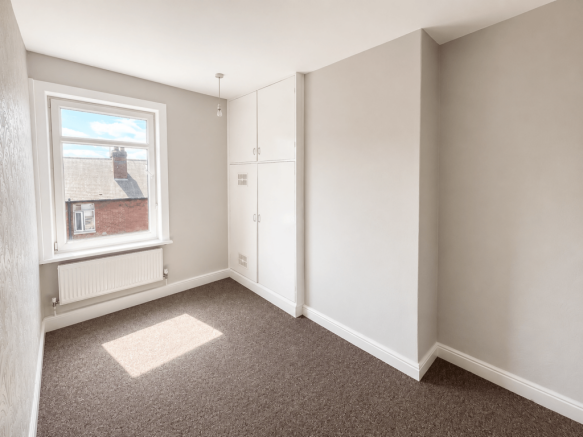 2 bed Terraced to rent Image 8
