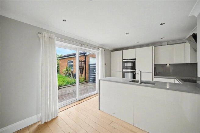 3 bed Semi-Detached for sale Image 7