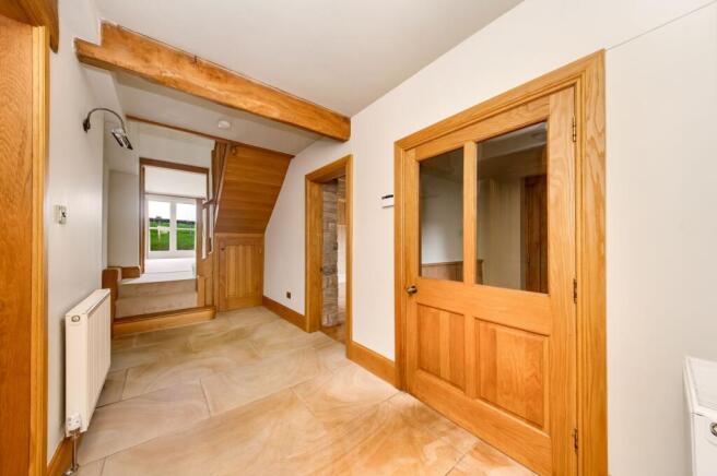 4 bed Semi-Detached for sale Image 5