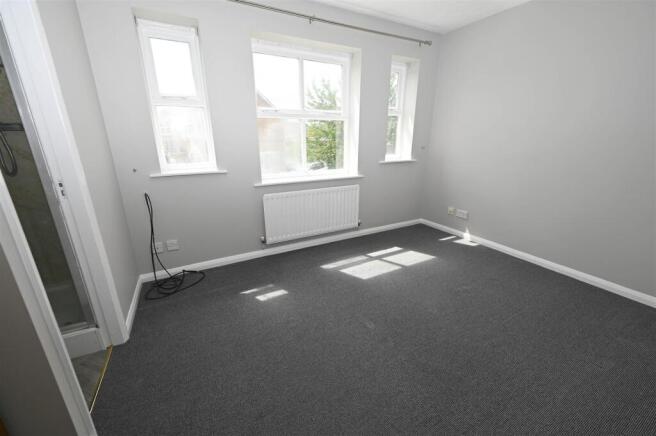 3 bed Semi-Detached for sale Image 4