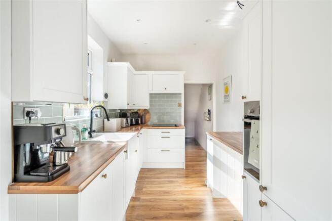 3 bed Town House for sale Image 5