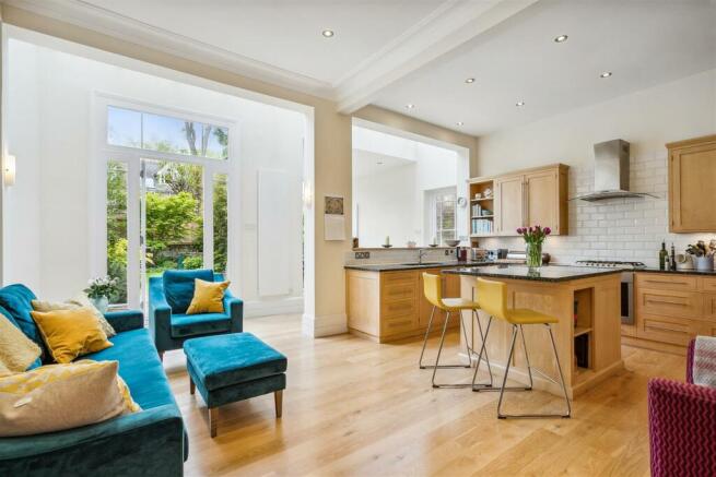 Arlington Gardens, W4 - FOR SALE
