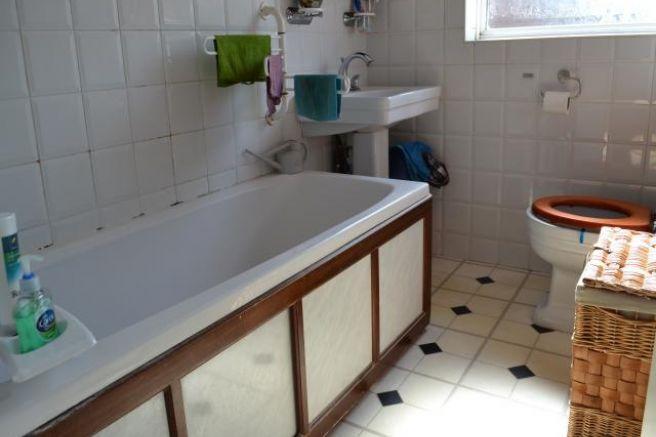 BATHROOM:
