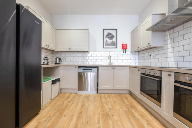 Flat 1, 124 Walter Road Kitchen 2