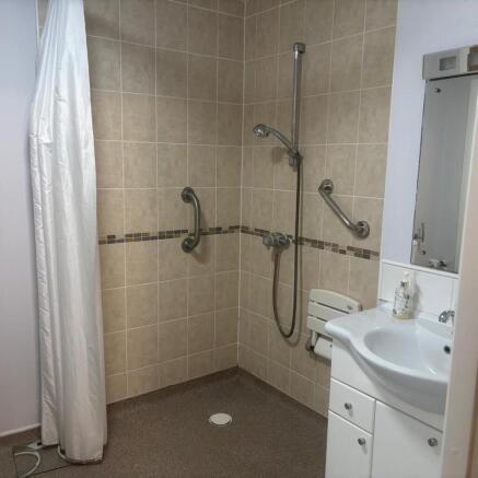 2 bed Apartment for sale Image 12