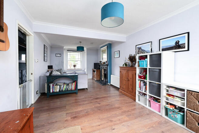 25 Lowlands Rd (4...