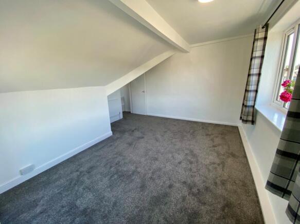 3 bed Terraced for sale Image 11