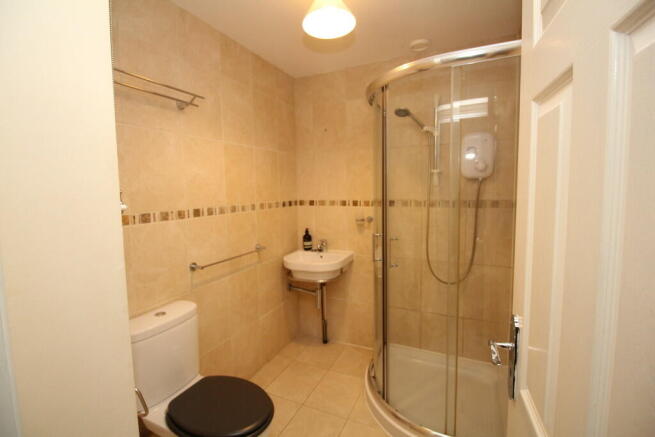Master Bedroom En...
