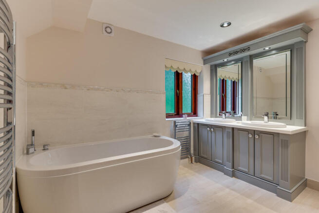 Master Bedroom En...