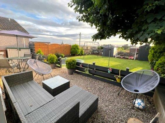 REAR GARDEN.jpg