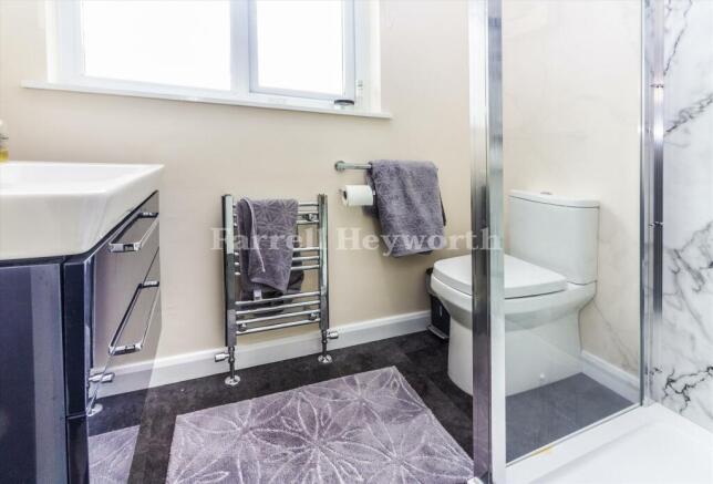 Bedroom 2 en suite