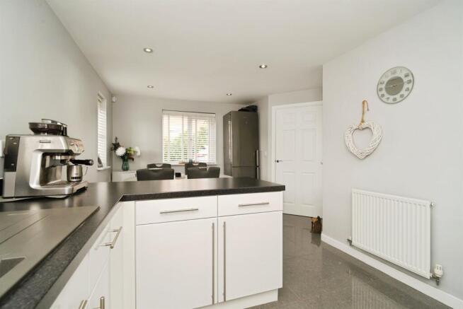 3 bed Detached for sale Image 7