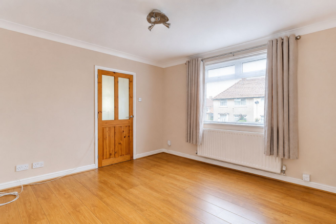 3 bed Semi-Detached for sale Image 4