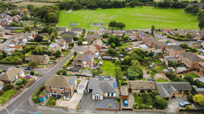4 bed Detached for sale Image 4