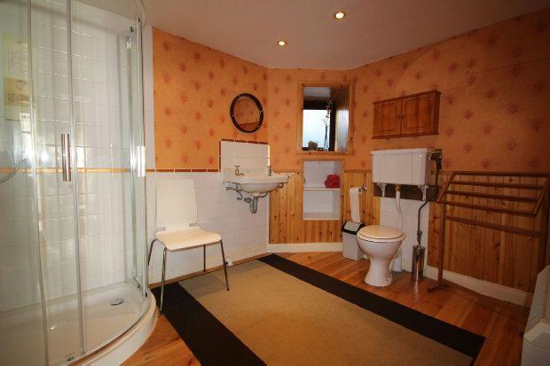Flat Shower Room