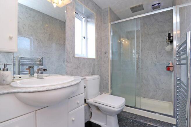 EN SUITE