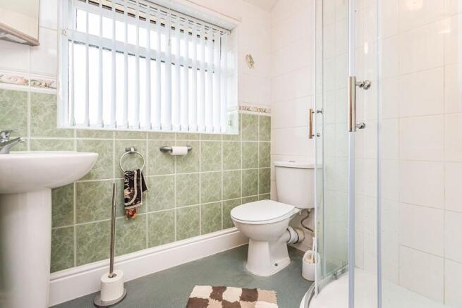 Family Shower Room / WC