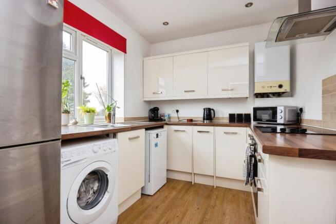 Merlin Road, Four Marks, Alton, Hampshire, GU34 photo 4