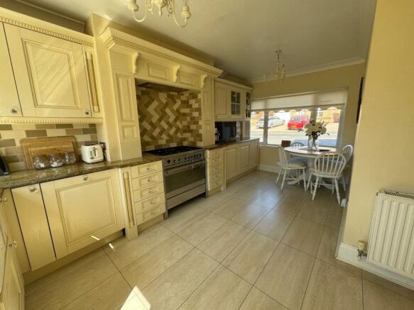 Kitchen dining