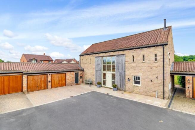 5 bed Barn Conversion for sale Image 12
