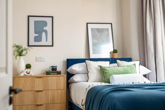 Bedroom1_3.jpg