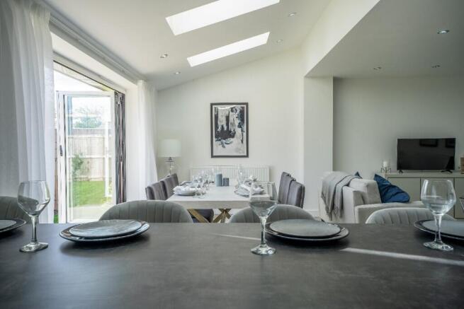 4 bed Detached for sale Image 5