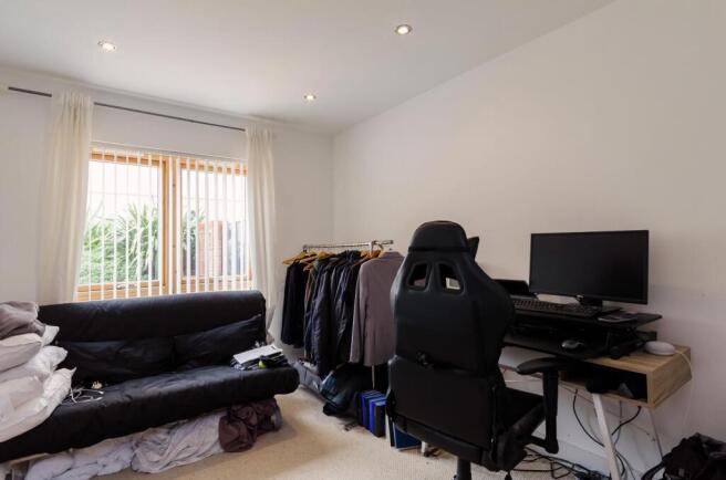 2 bed Flat to rent Image 7