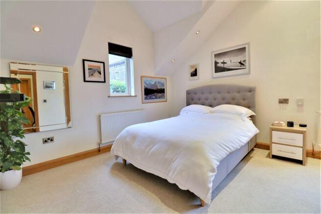 Bedroom 1 (Double)