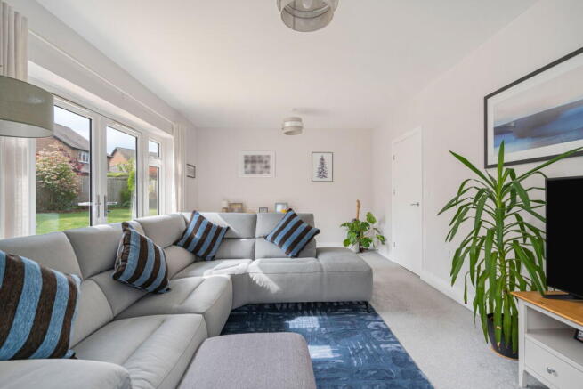 Sweeters Field Road, Alfold, Cranleigh, GU6 8UD photo 5