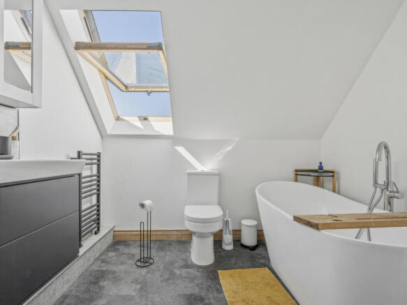 3 bed Terraced for sale Image 9